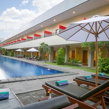 Kuta Station Hotel And Spa Bali Exteriér fotografie
