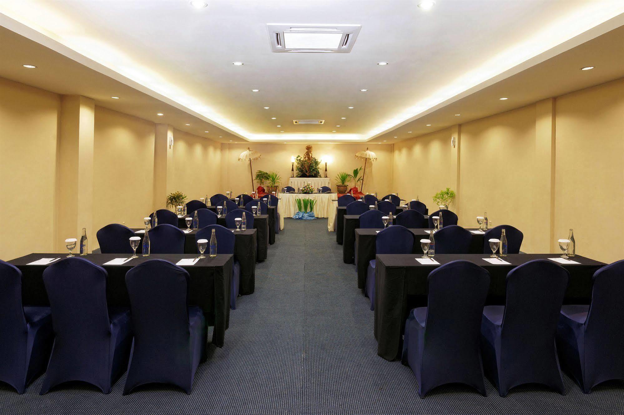 Kuta Station Hotel And Spa Bali Exteriér fotografie